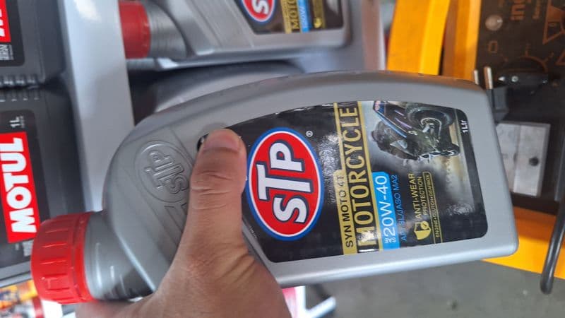 STP MOTO 4T Motorcycle 20W-40 1L