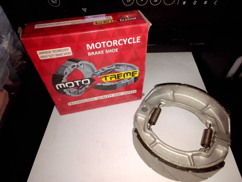 BRAKE SHOE CT100/ Bajaj100