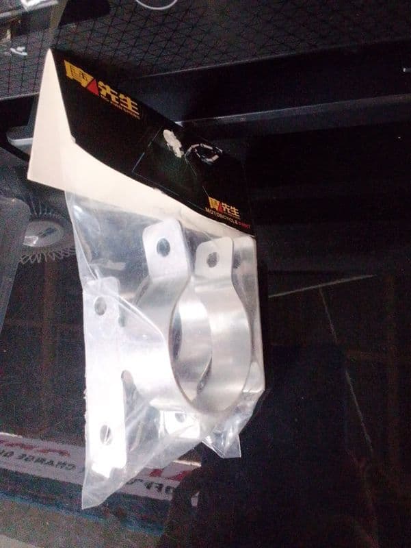 FENDER CLAMP (SILVER)