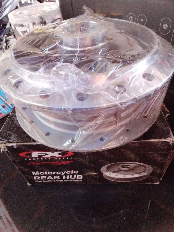 REAR HUB CT100